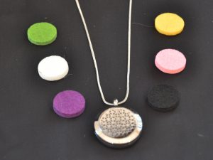 Aromatherapy Necklace Small - Stars with Assorted Oil Pads (2)